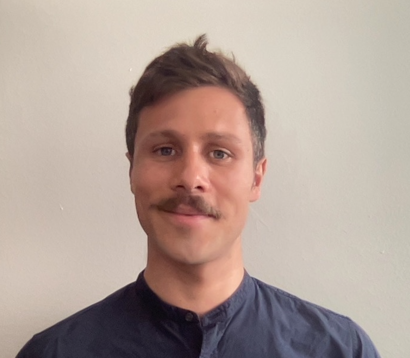 Dr. Simon Bolanos